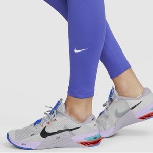Nike Women’s Dri-Fit Leggings, Large, NWOT